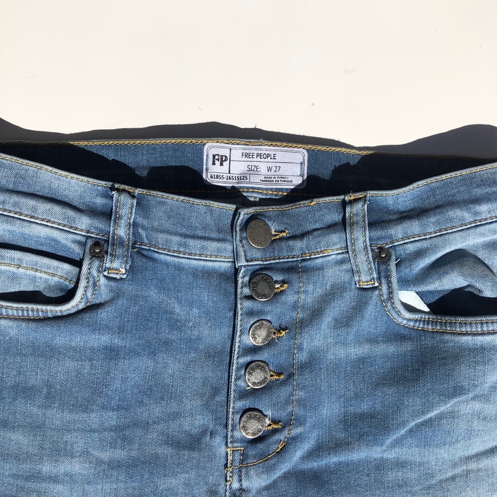 Free People Reagan Exposed Button Fly Jeans NWT - Picture 6 of 8